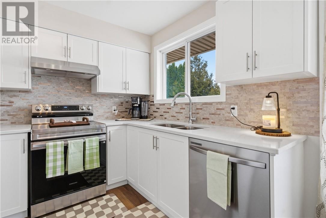 1004 BUCKINGHAM DRIVE Image 6