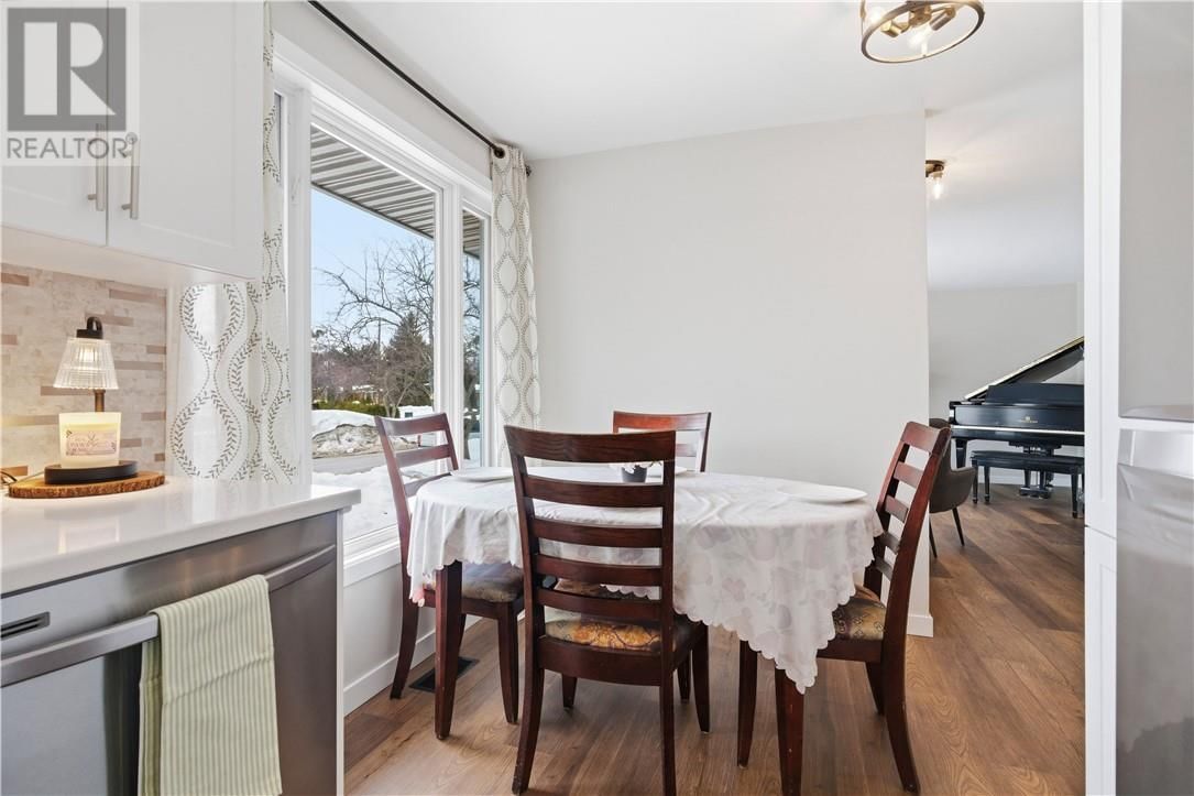 1004 BUCKINGHAM DRIVE Image 9