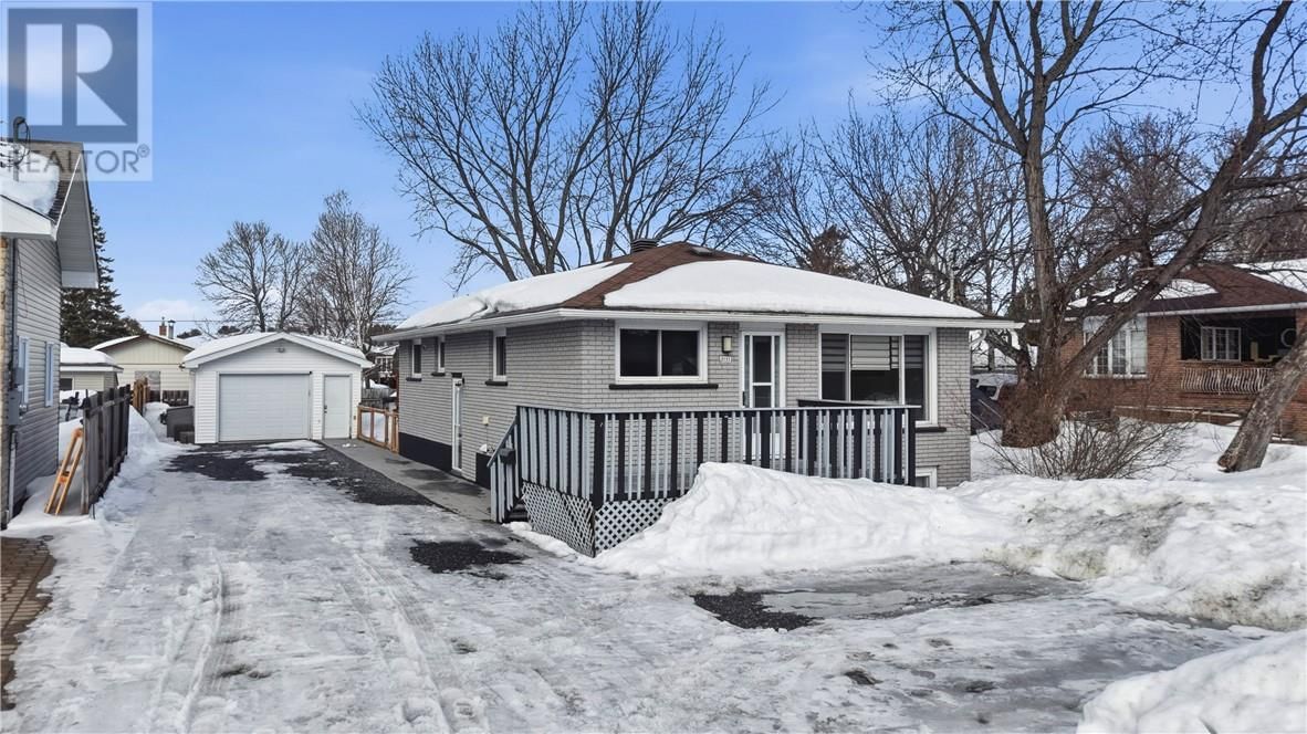 3135 LOUIS STREET Image 1