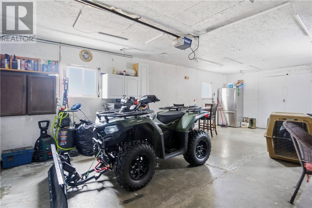 3135 LOUIS STREET Image 26