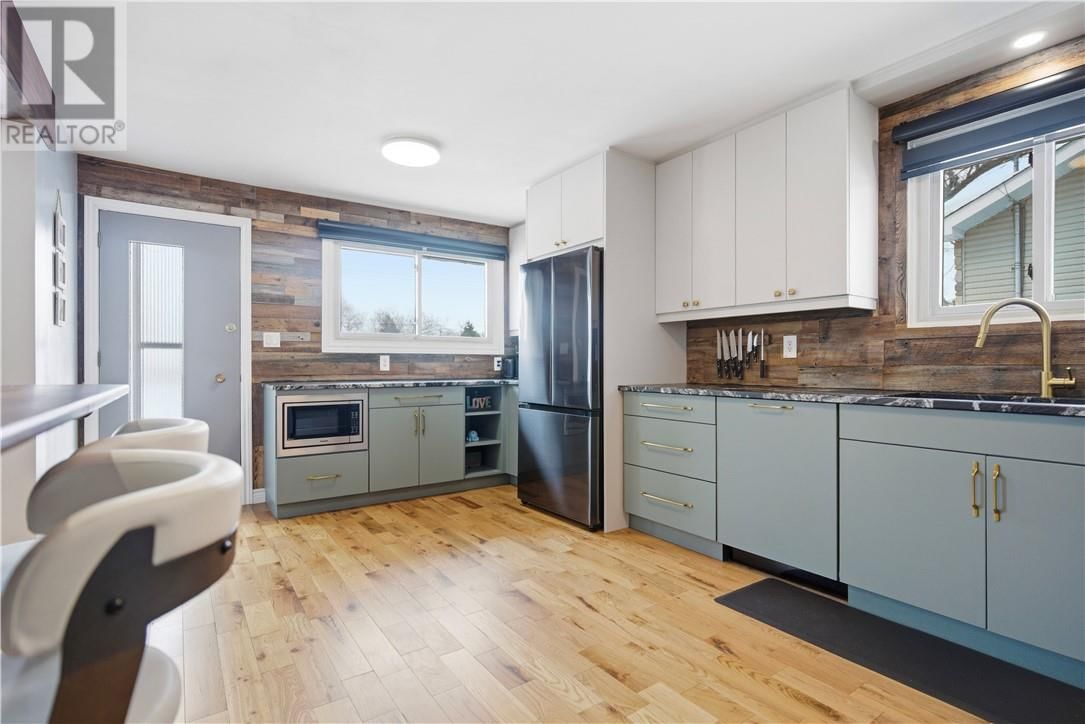 3135 LOUIS STREET Image 6