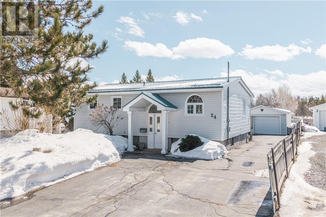 24 VAILLANCOURT DRIVE Image 1