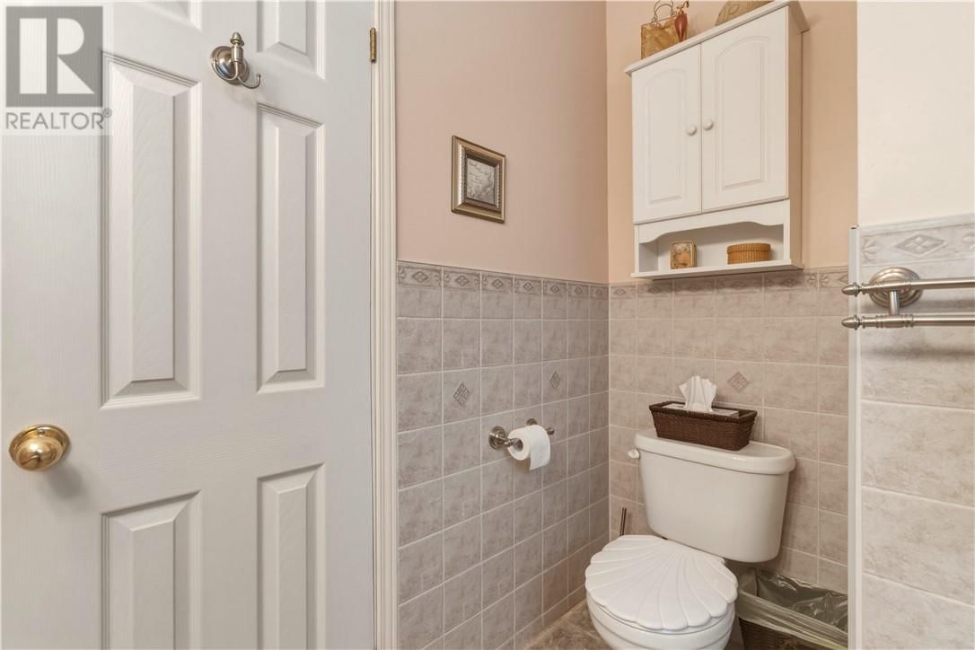 24 VAILLANCOURT DRIVE Image 12