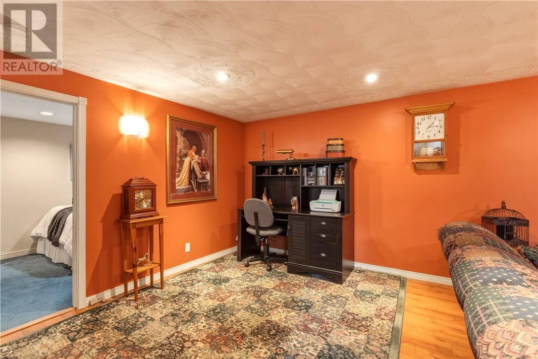 24 VAILLANCOURT DRIVE Image 15