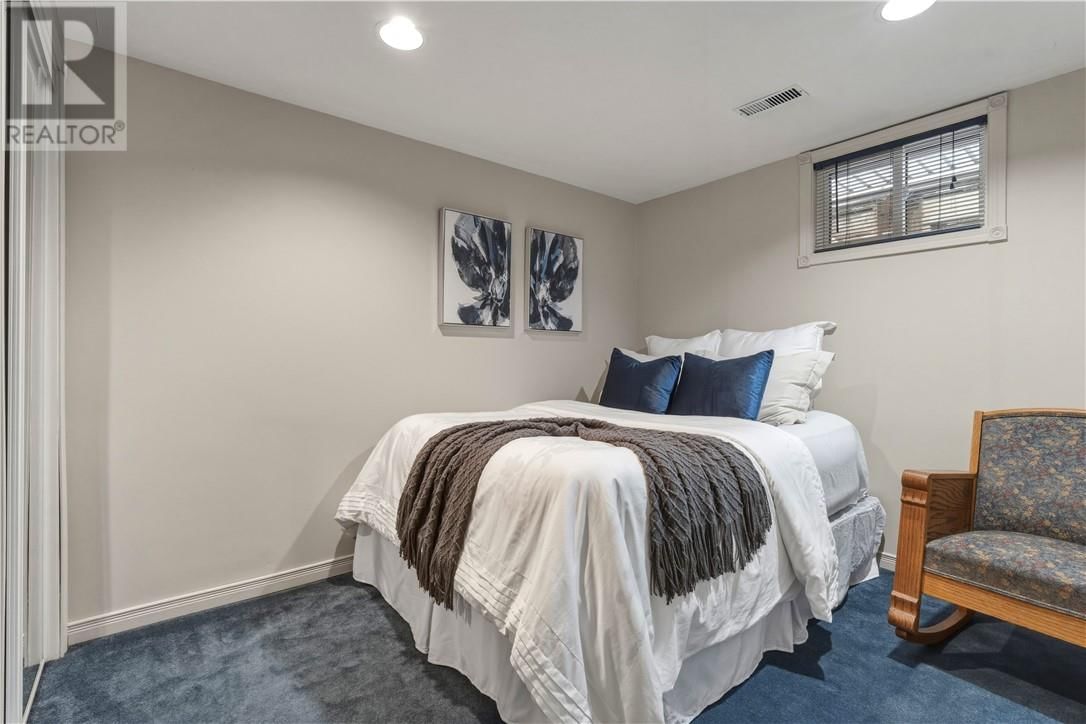 24 VAILLANCOURT DRIVE Image 16