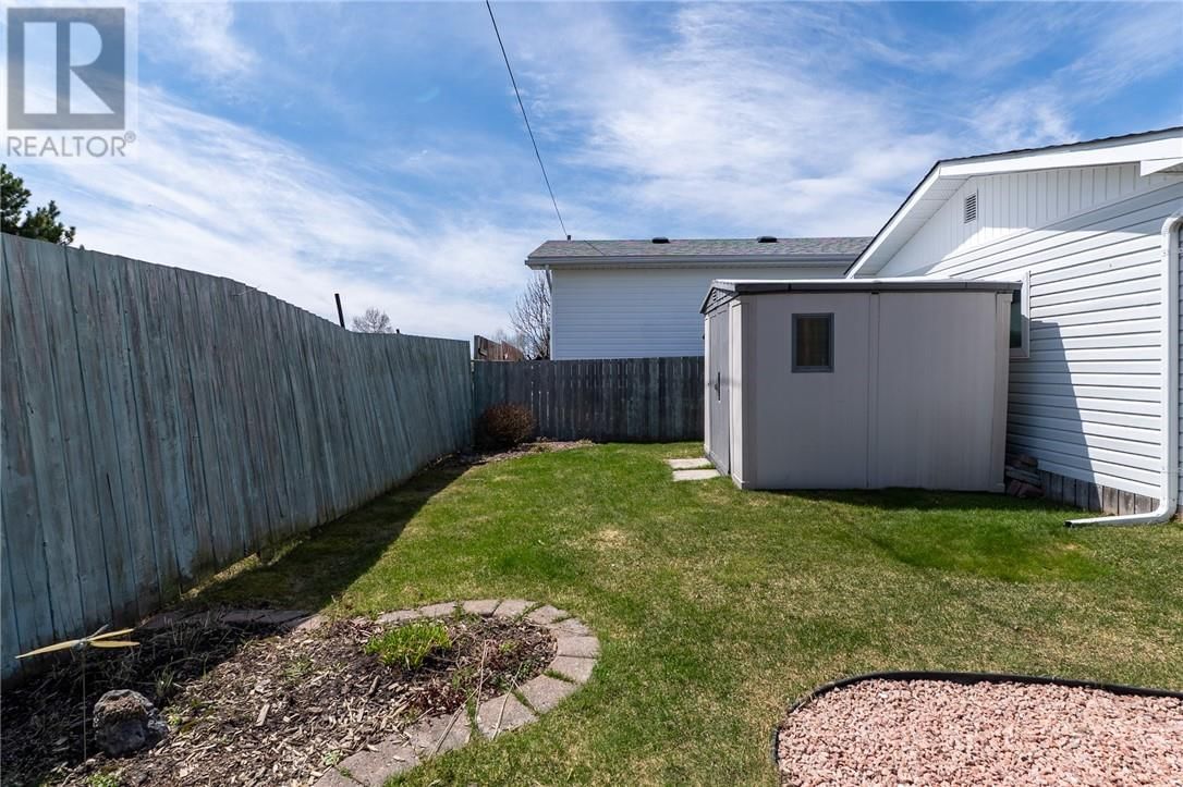 24 VAILLANCOURT DRIVE Image 21