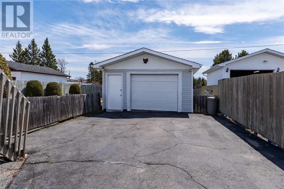 24 VAILLANCOURT DRIVE Image 22