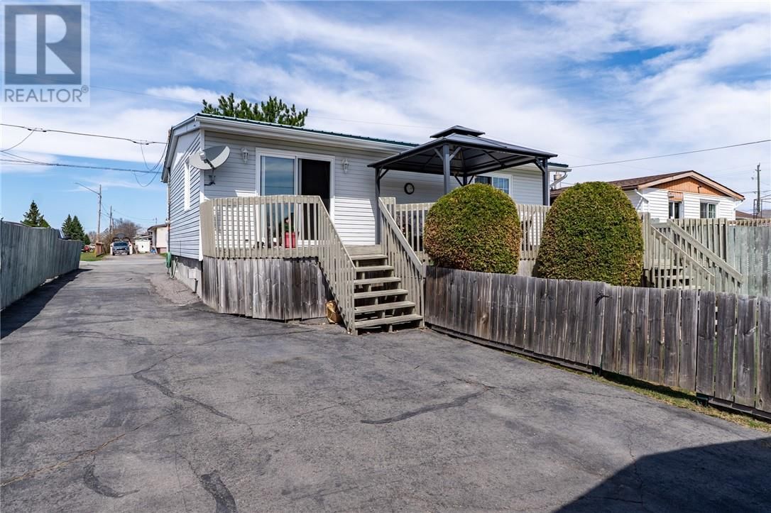 24 VAILLANCOURT DRIVE Image 25