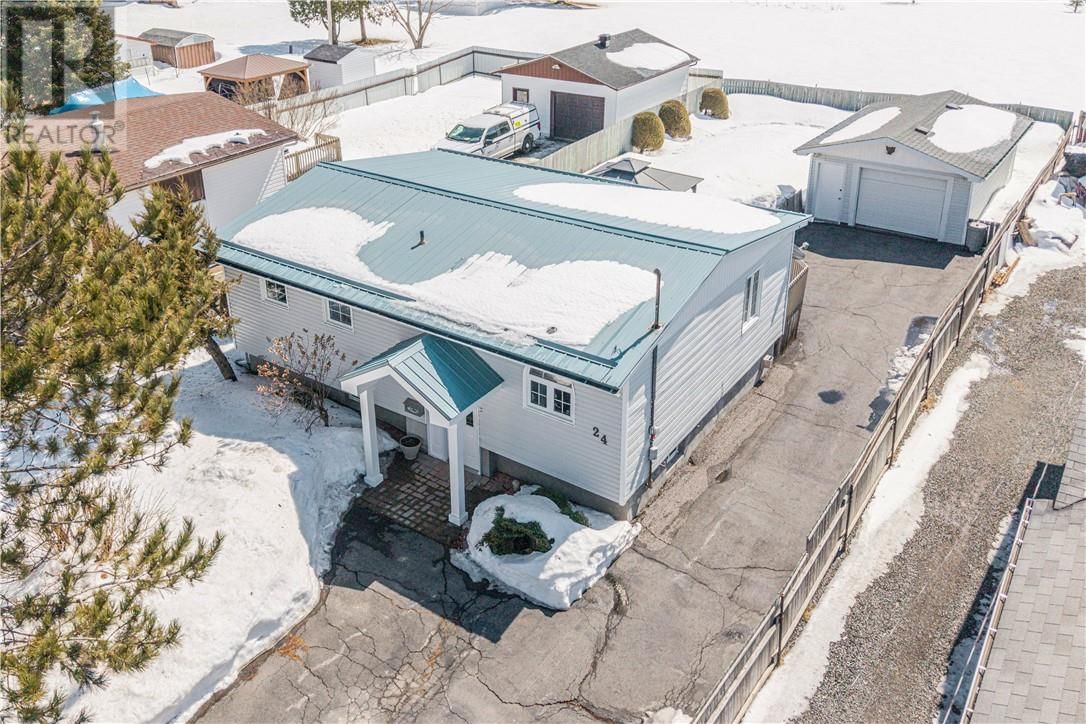 24 VAILLANCOURT DRIVE Image 27