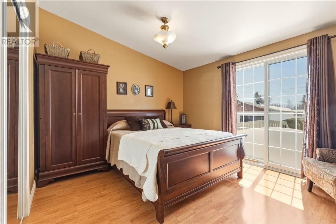 24 VAILLANCOURT DRIVE Image 8