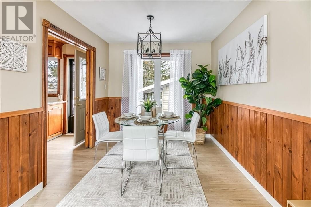 138 RIVERSIDE DRIVE Image 11