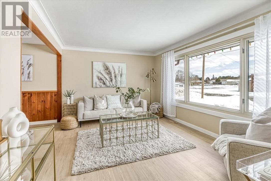 138 RIVERSIDE DRIVE Image 13