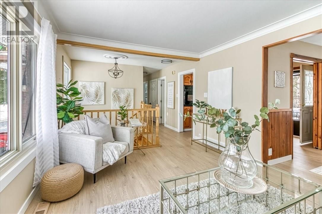 138 RIVERSIDE DRIVE Image 15