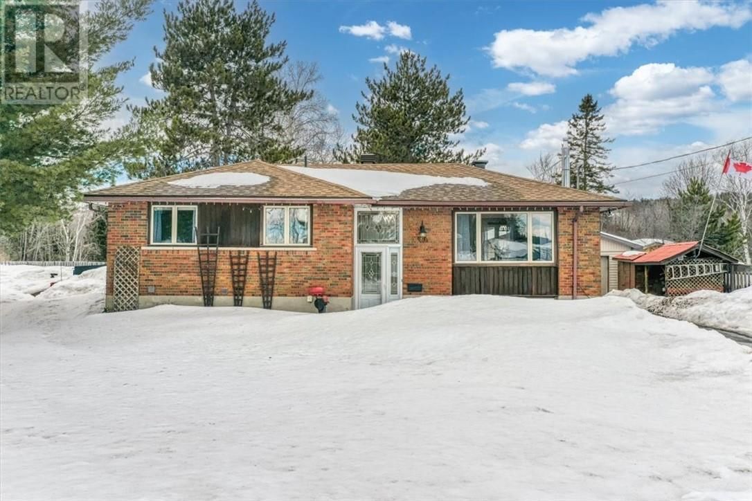 138 RIVERSIDE DRIVE Image 2