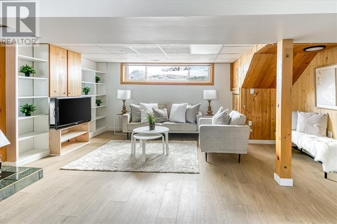 138 RIVERSIDE DRIVE Image 22