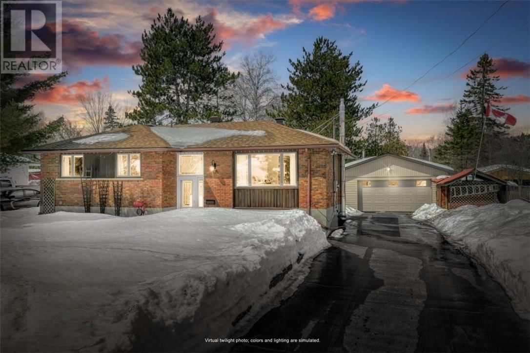 138 RIVERSIDE DRIVE Image 34