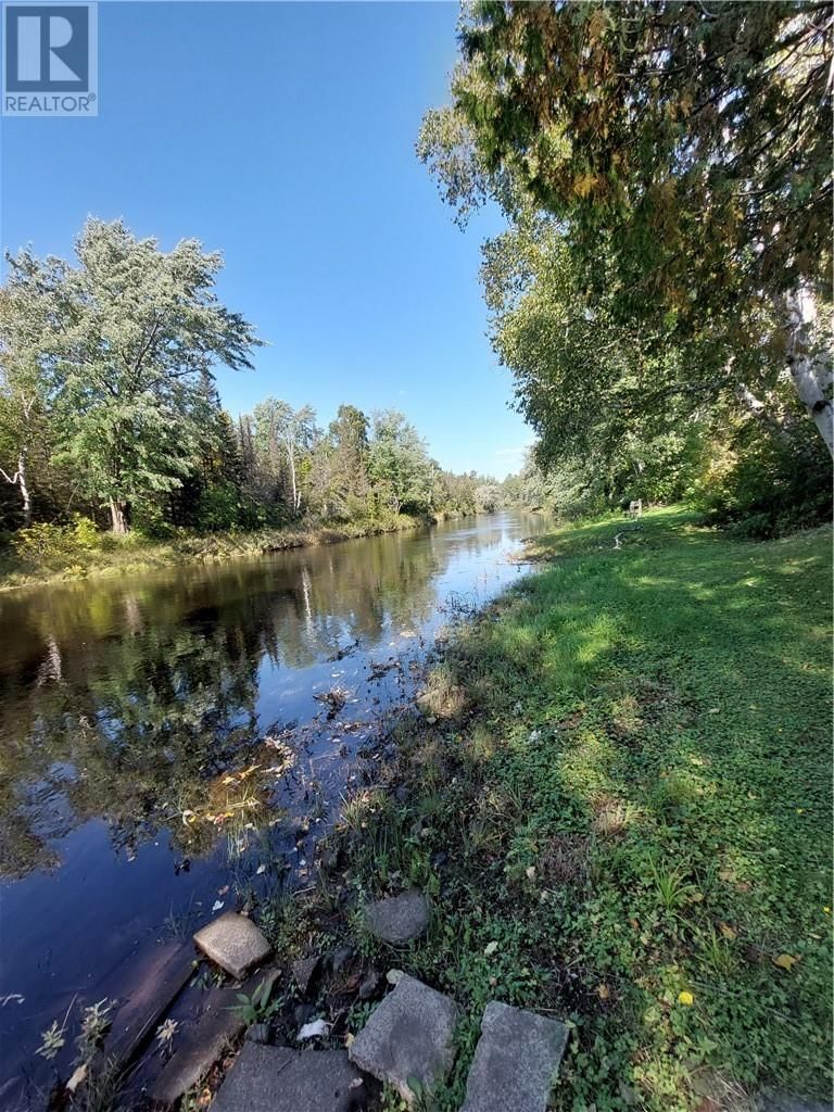 138 RIVERSIDE DRIVE Image 42