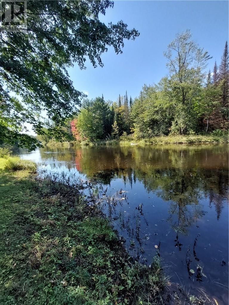 138 RIVERSIDE DRIVE Image 43