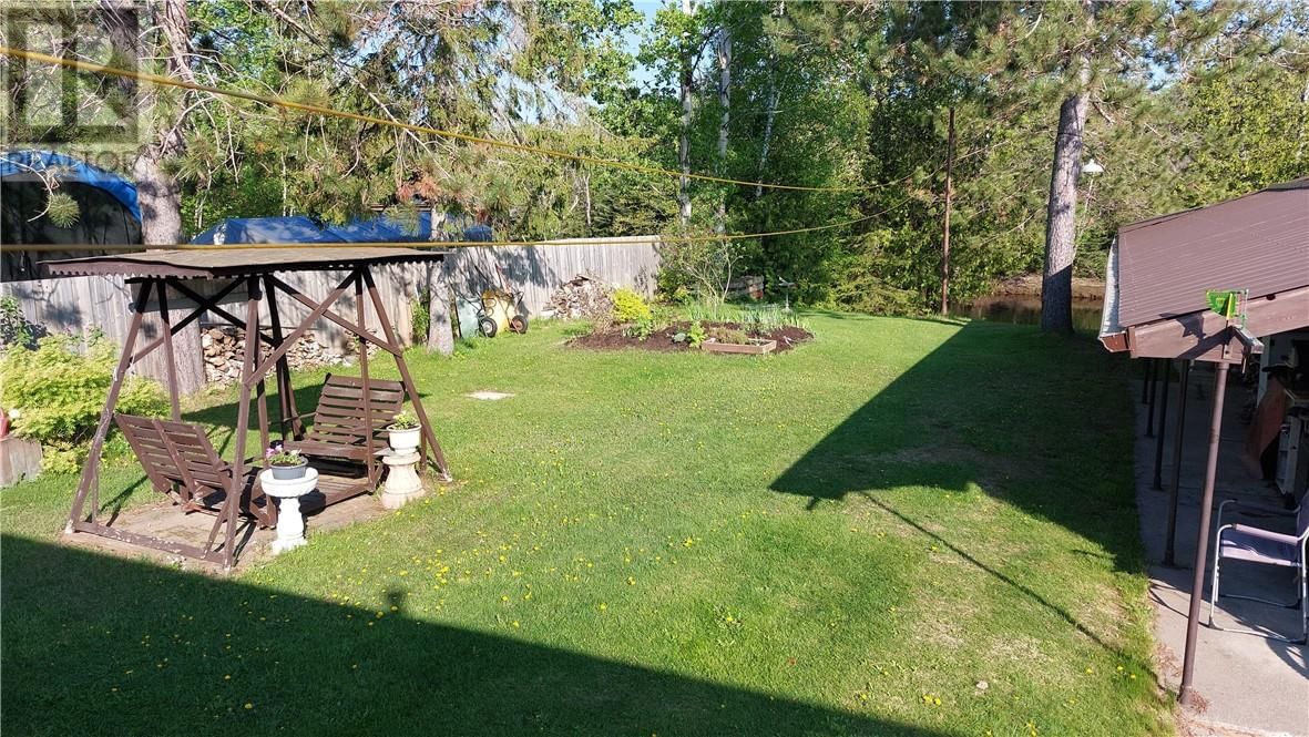 138 RIVERSIDE DRIVE Image 44