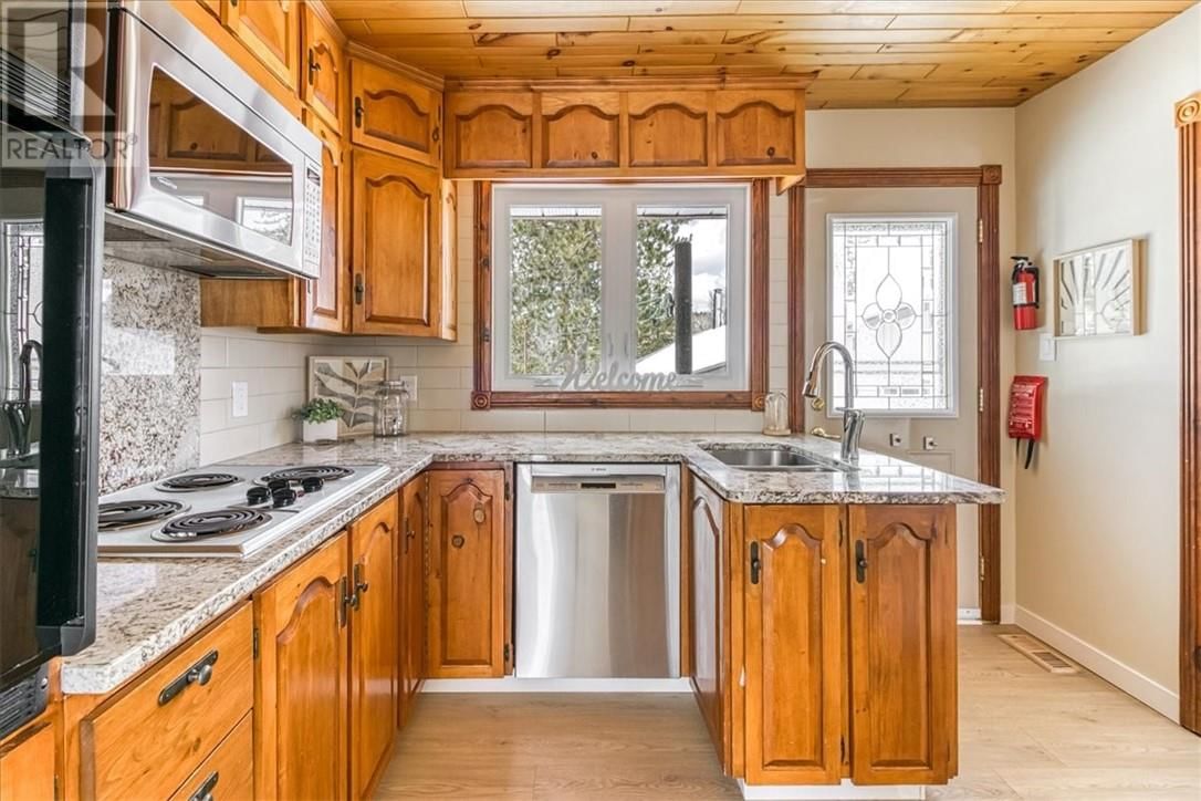 138 RIVERSIDE DRIVE Image 7