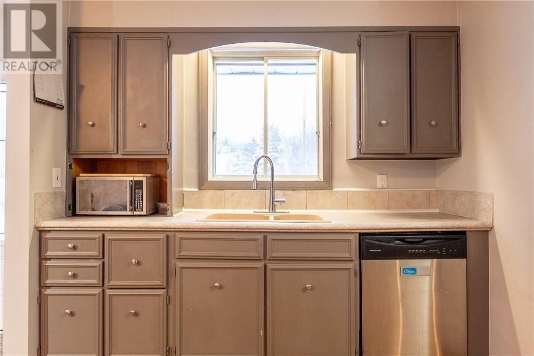 2434 BLYTH ROAD Image 17