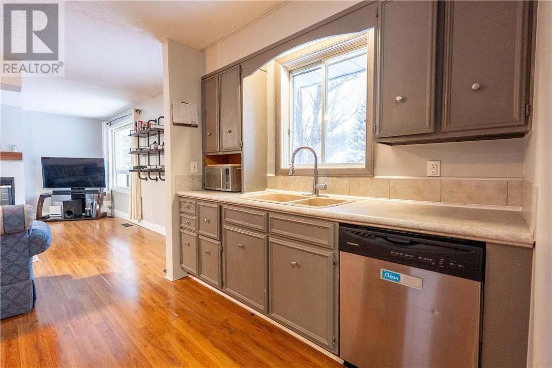 2434 BLYTH ROAD Image 18