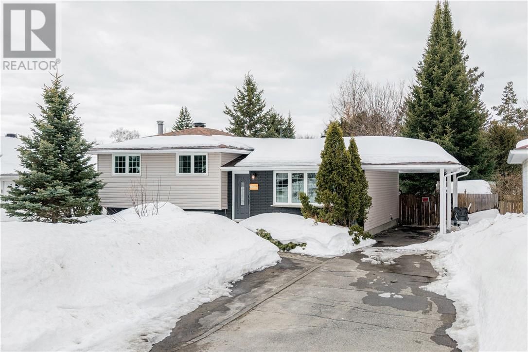 18 BEECH CRESCENT Image 1