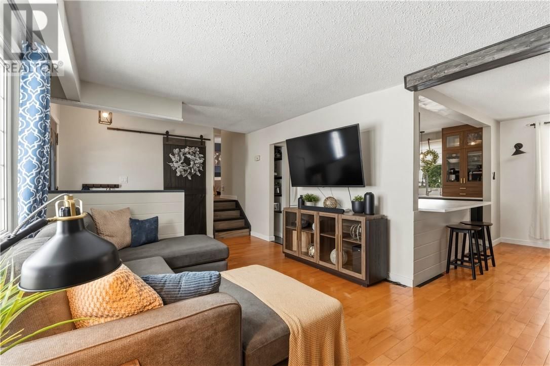 18 BEECH CRESCENT Image 3