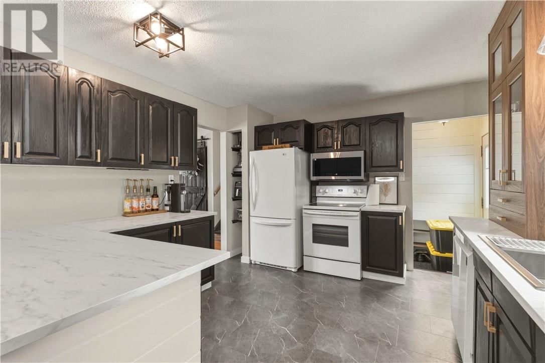 18 BEECH CRESCENT Image 9