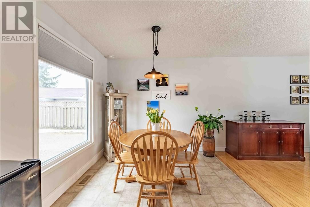 195 RAYSIDE AVENUE Image 12