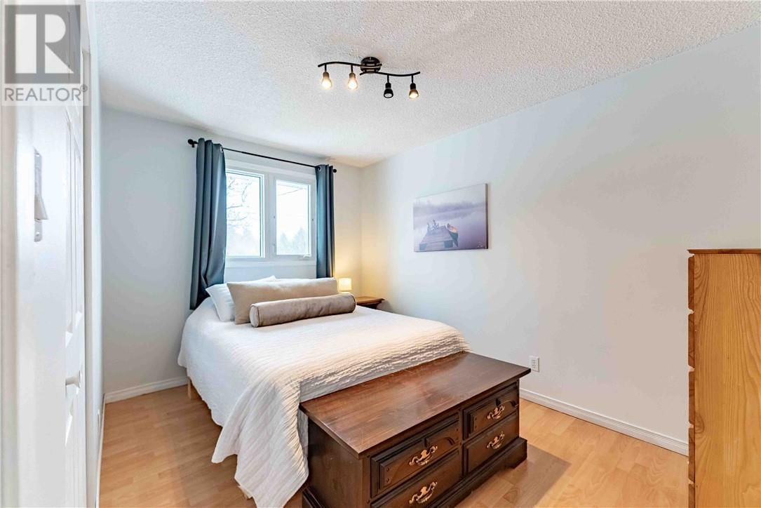 195 RAYSIDE AVENUE Image 21