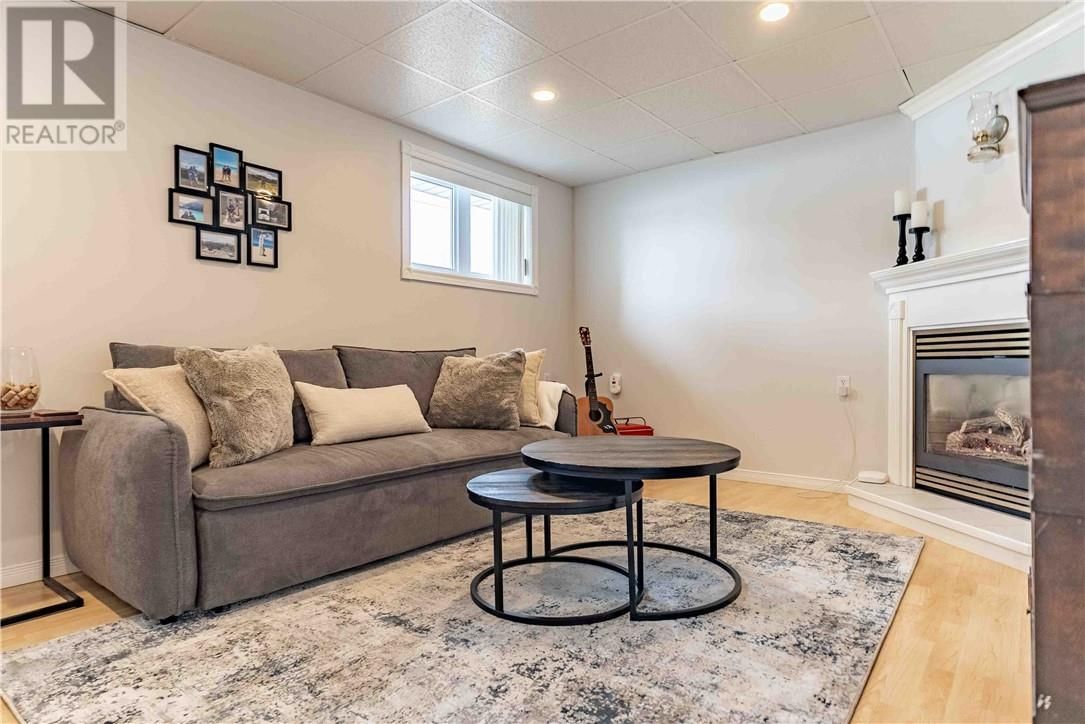 195 RAYSIDE AVENUE Image 22