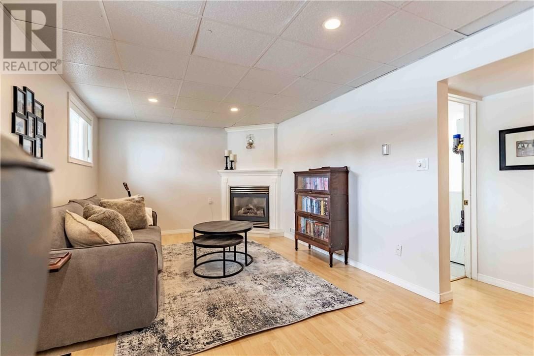 195 RAYSIDE AVENUE Image 23