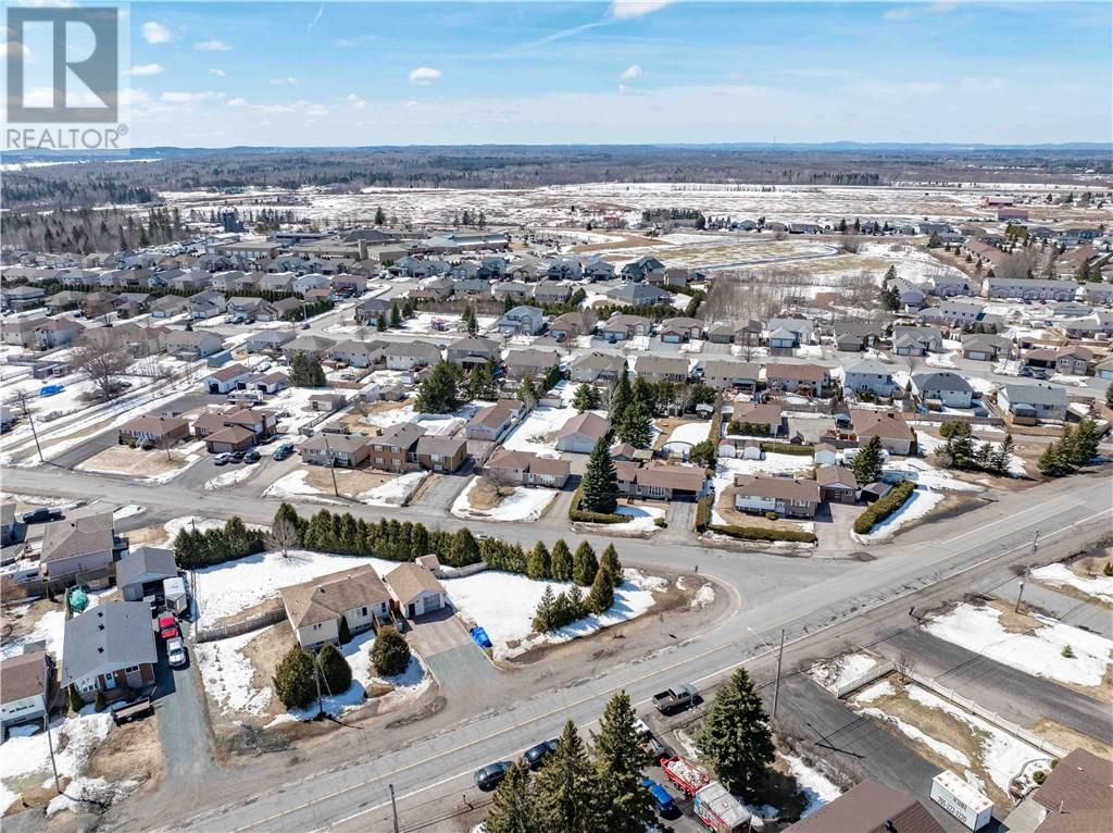 195 RAYSIDE AVENUE Image 30