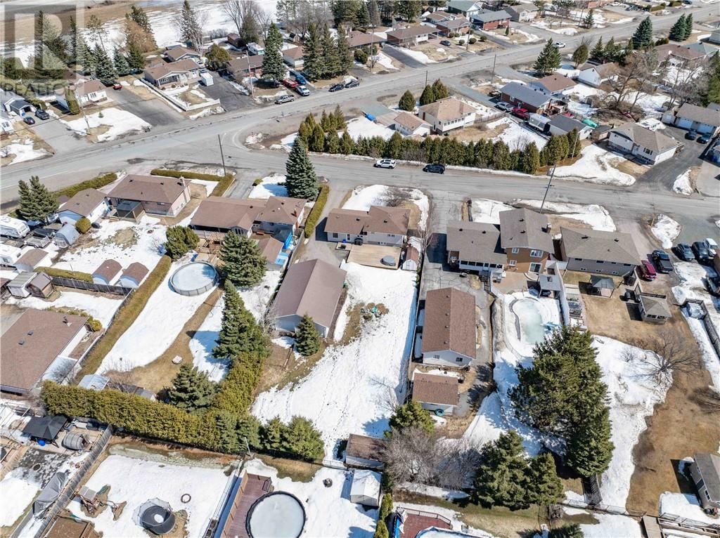 195 RAYSIDE AVENUE Image 31