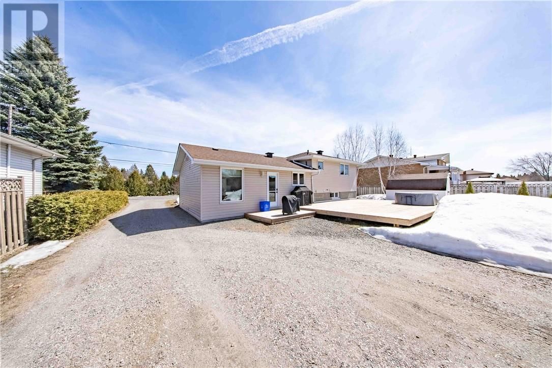 195 RAYSIDE AVENUE Image 5