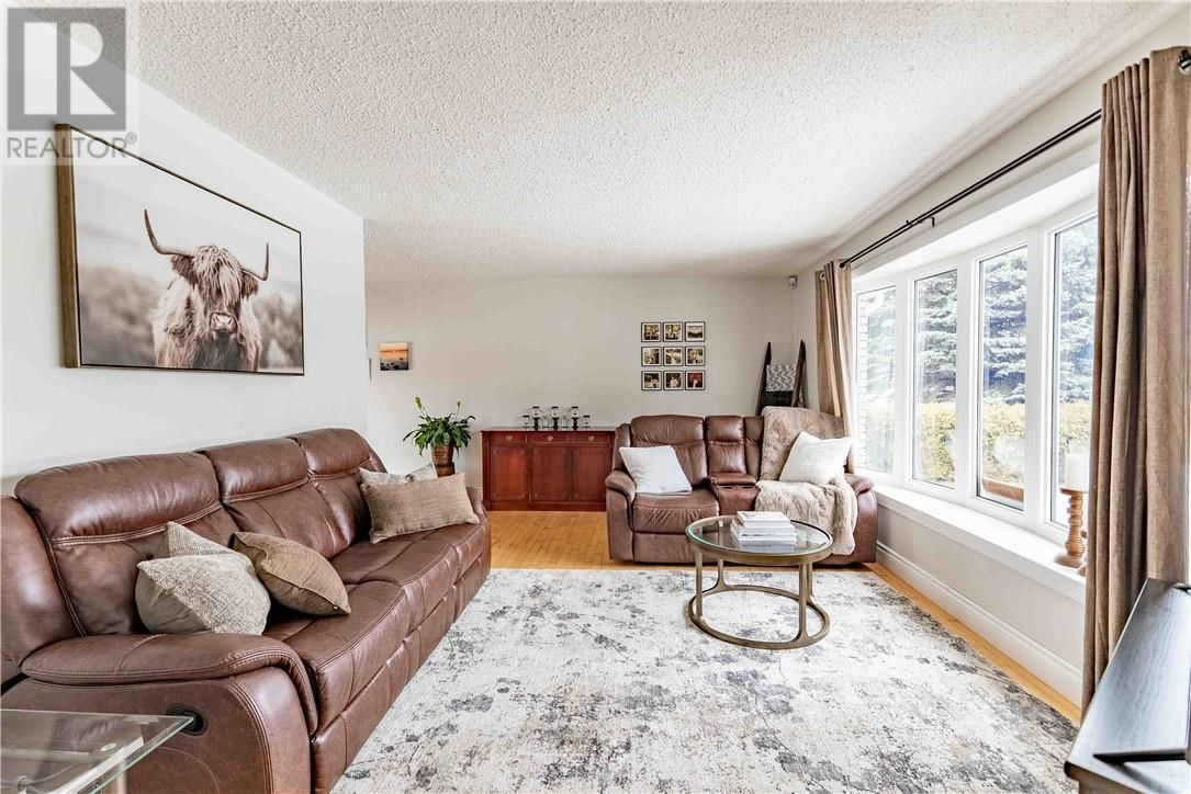 195 RAYSIDE AVENUE Image 8