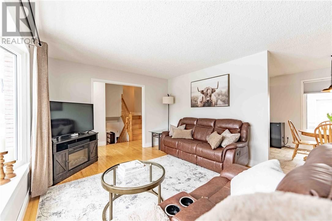 195 RAYSIDE AVENUE Image 9