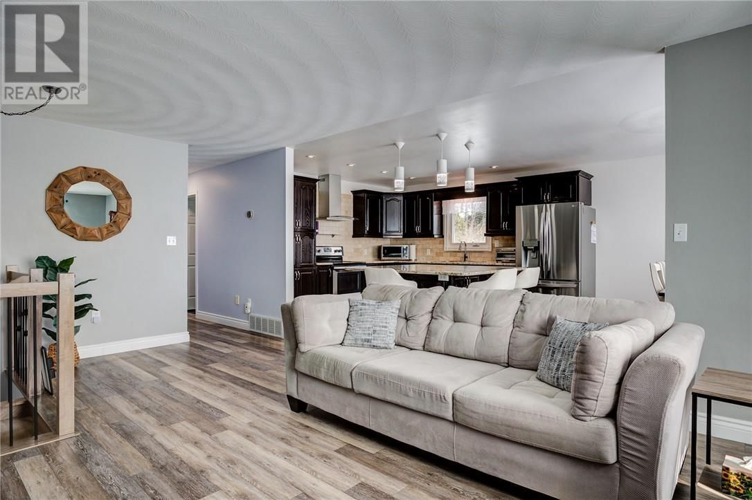 41 OAK STREET Image 16