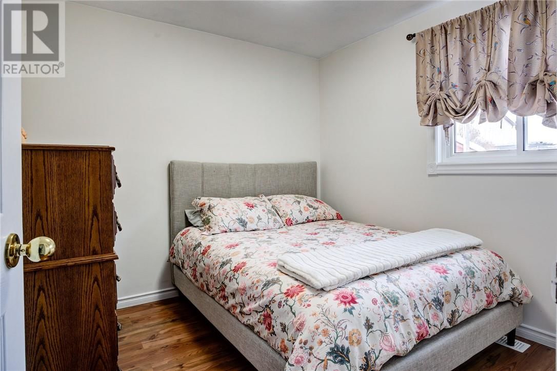 41 OAK STREET Image 19