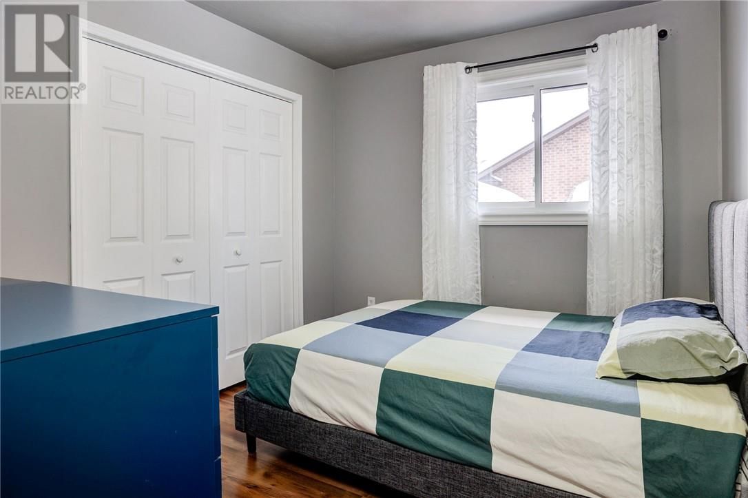 41 OAK STREET Image 20