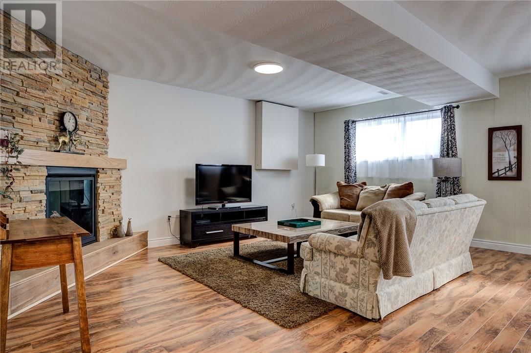 41 OAK STREET Image 21