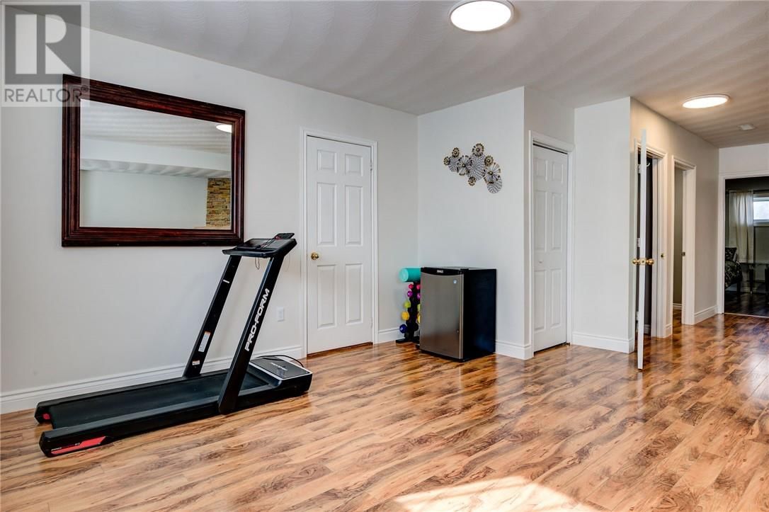 41 OAK STREET Image 24