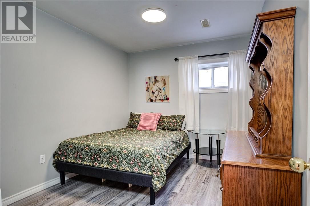 41 OAK STREET Image 30