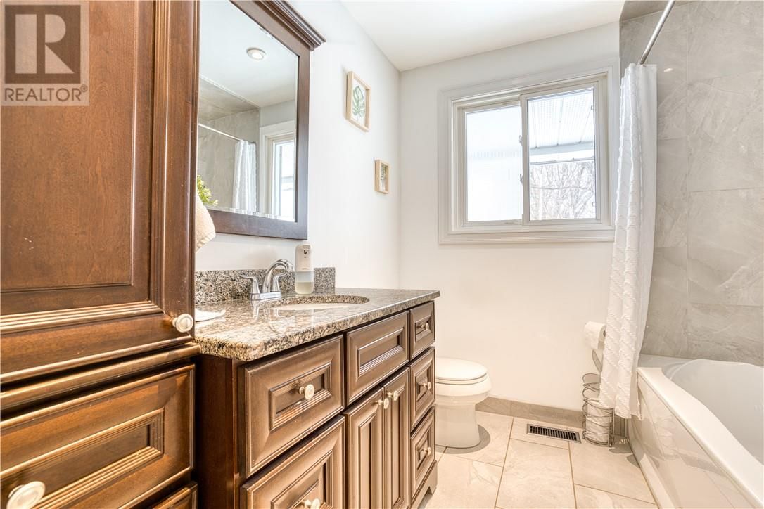 4468 HAMILTON CRESCENT Image 10