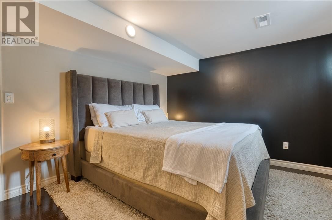 4468 HAMILTON CRESCENT Image 19