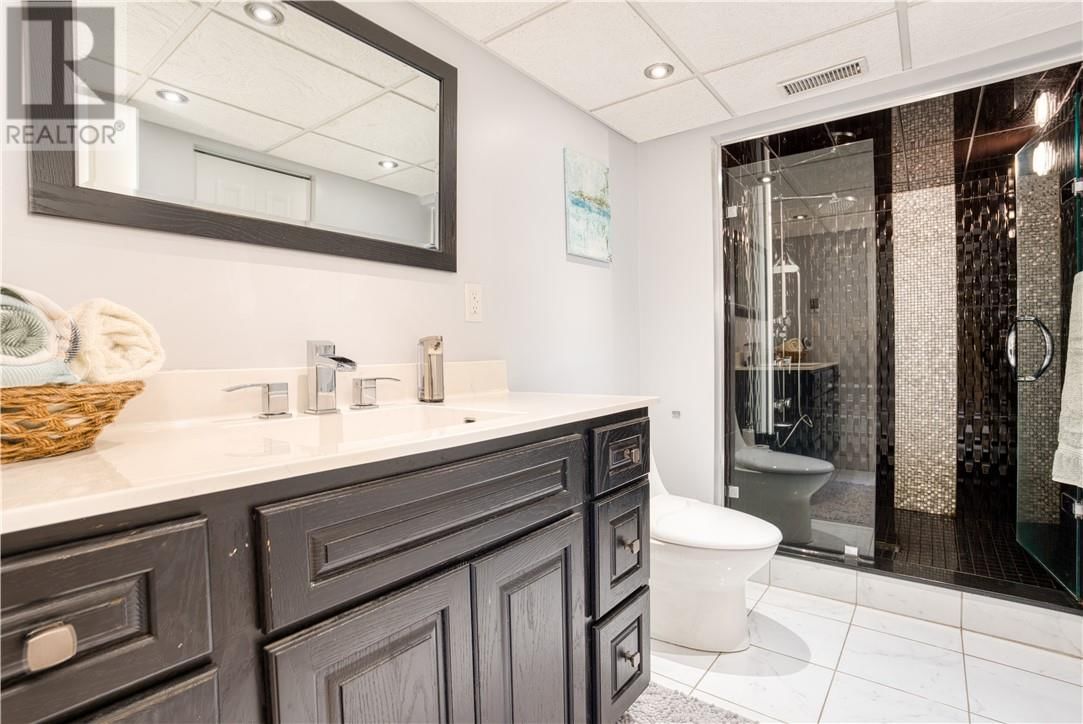 4468 HAMILTON CRESCENT Image 20