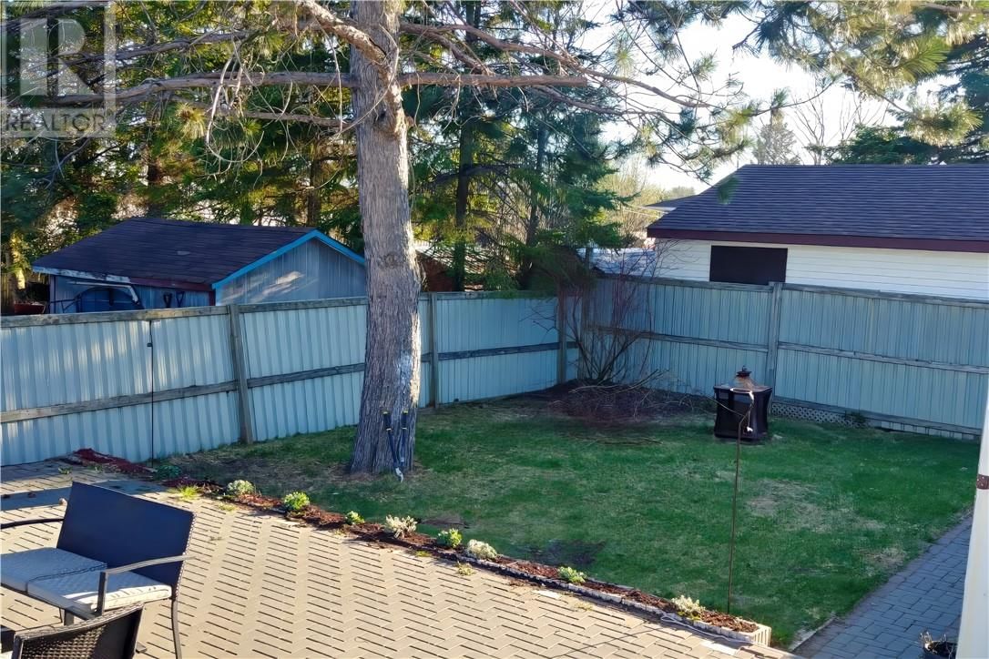 4468 HAMILTON CRESCENT Image 26