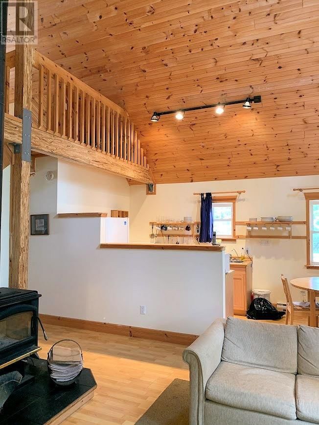 642 WATER STREET Image 15