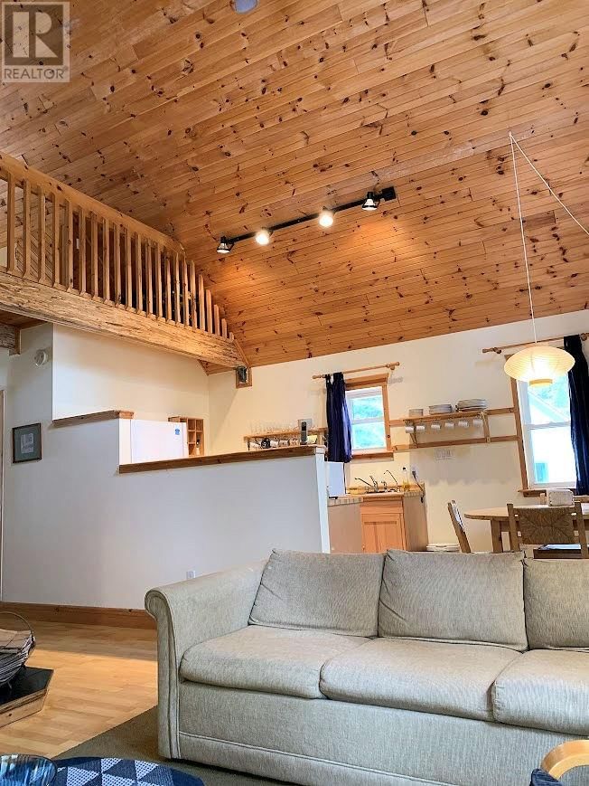 642 WATER STREET Image 19